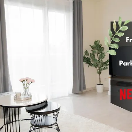 L'elegant - T2 - 10 Min Aeroport - Parking Prive Apartament